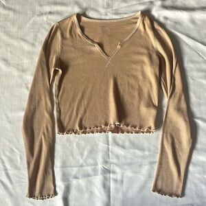 American Eagle, long sleeve Henley cropped t shirt, w/“lettuce” edge trim